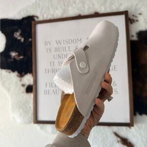 Birkenstock Boston Suede Clog in Light Taupe